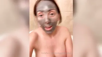 nickeyhuntsman  beautiful blonde girl shows naked body