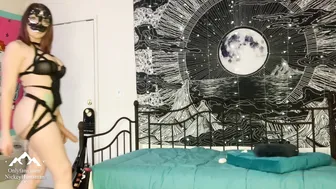 nickeyhuntsman  sexy lady jerks off pussy with vibrator