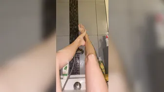 inaluxareal cute chick fucks both holes