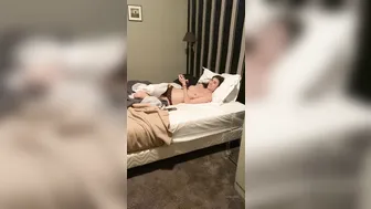 inaluxareal cute slut jerking shaved cunt