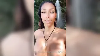 Emmanuelle Noire bright  private e