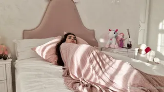 yesonee   adorable passion masturbating pussy