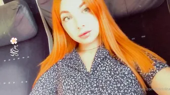 Penny_Petite mature hottie caresses shaved cunt