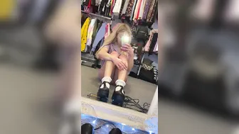 Penny_Petite jerking off the clit on the bed