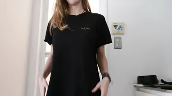 evaveil busty  cam girl  caresses her lips.