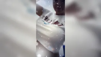 chloelamour pulls hand clit