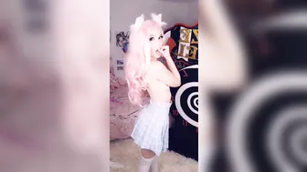 belledelphine extravagant babe blissfully bangs holes