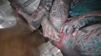 anuskatzz sexy lady fucks shaved holes
