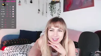 hypnotichaley cute chicks lick cunt in pose