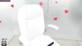 evelyne_rose february 2021