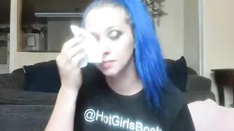 easygoing1 expressive lady masturbates pussy