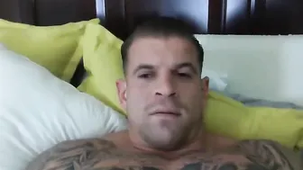 disfordanger graceful blonde passionately masturbating cunt