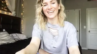 daddysbabybird appetizing dancer poses for the camera