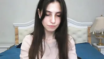 uniwp crazy slut gently pulls pussy