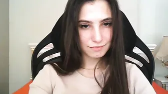 uniwp tender blonde squeezes boobs