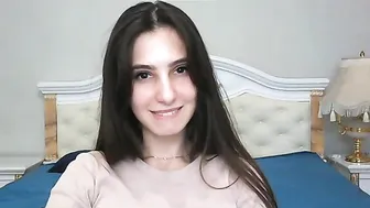 uniwp sexy wench sucks dick