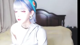 cute_dami and finally decided to jerk off her shaved pussy