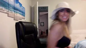 ariannakartel busty chick caresses shaved pussy