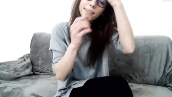 annais_ lustful lady sucks dick