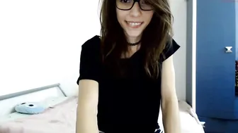 annais_ pulls pussy to orgasm