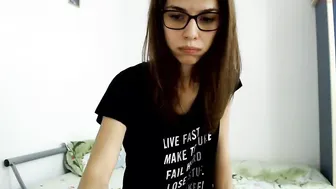 annais_ sexy wench sucks dick