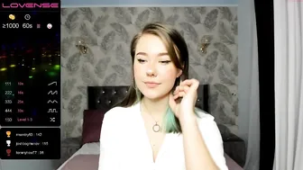 evi1ove Sultry brunette