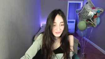 alisaacoy cute cam girl pulls pussy