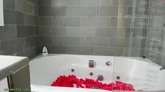 mila_ cute girls fuck with a bottle