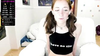 cissy_glitter dude licks shaved cunt girlfriend