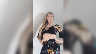 pbbimbo onlyfans busty young lady removes her panties