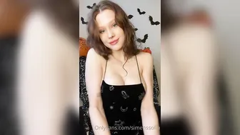 SimensSofia onlyfans the delightful skin is furiously fucking both holes.