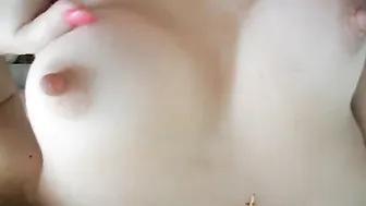 the student showed her pussy on the mobile phone