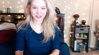 lizrose90 Flirty passiona masturbates with sex toy