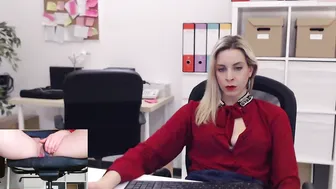 tiffany925 Plump woman caresses nipples and plays with phallus