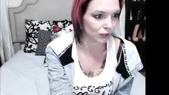 annabellpeaksxx Gorgeous teen showing off natural boobs