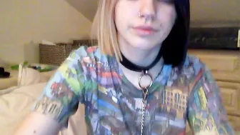 stussy Cattle with massive legs charmingly squeezes pussy