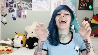 miss_mao Attractive bitch kneads juicy milking