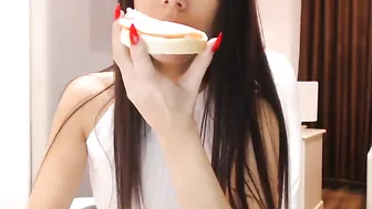 allayalove Pretty woman and her breasts