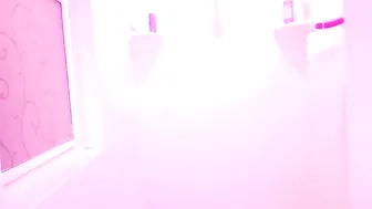 hyrulefairy pounding her pussy with a big dildo