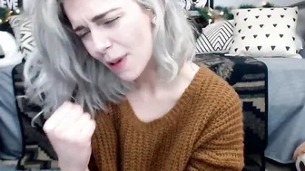 lunalamb Busty young lady caresses nipples