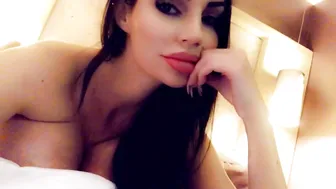 yvonne_bar undresses and shows puffy bread