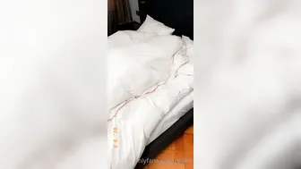 reislin yelling from violent orgasm