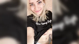 niko_belle blissful ladies lick shaved cunt