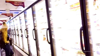 kianna_dior onlyfans attractive chick diligently licks dildo