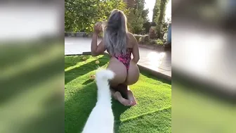 Paola_Skye onlyfans adorable chick pulls the vagina with fingers