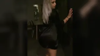 Paola_Skye onlyfans homemade bitch performs a striptease