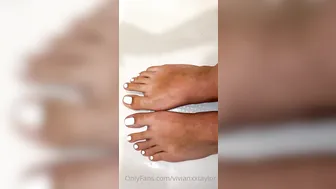 Vivian Taylor onlyfans smeared her incredibly hot body with oil