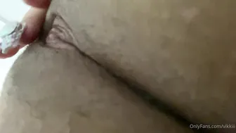 Vikkiii onlyfans busty lady posing in fr