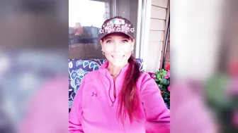 Syren De Mer onlyfans depraved beauty masturbates pussy