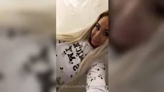 Swe Manda onlyfans luxury chick masturbating with sex toys